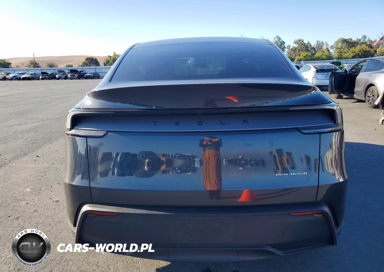 2026 Tesla Model Y VIN:7SAYGDEE2TF461204 - 6