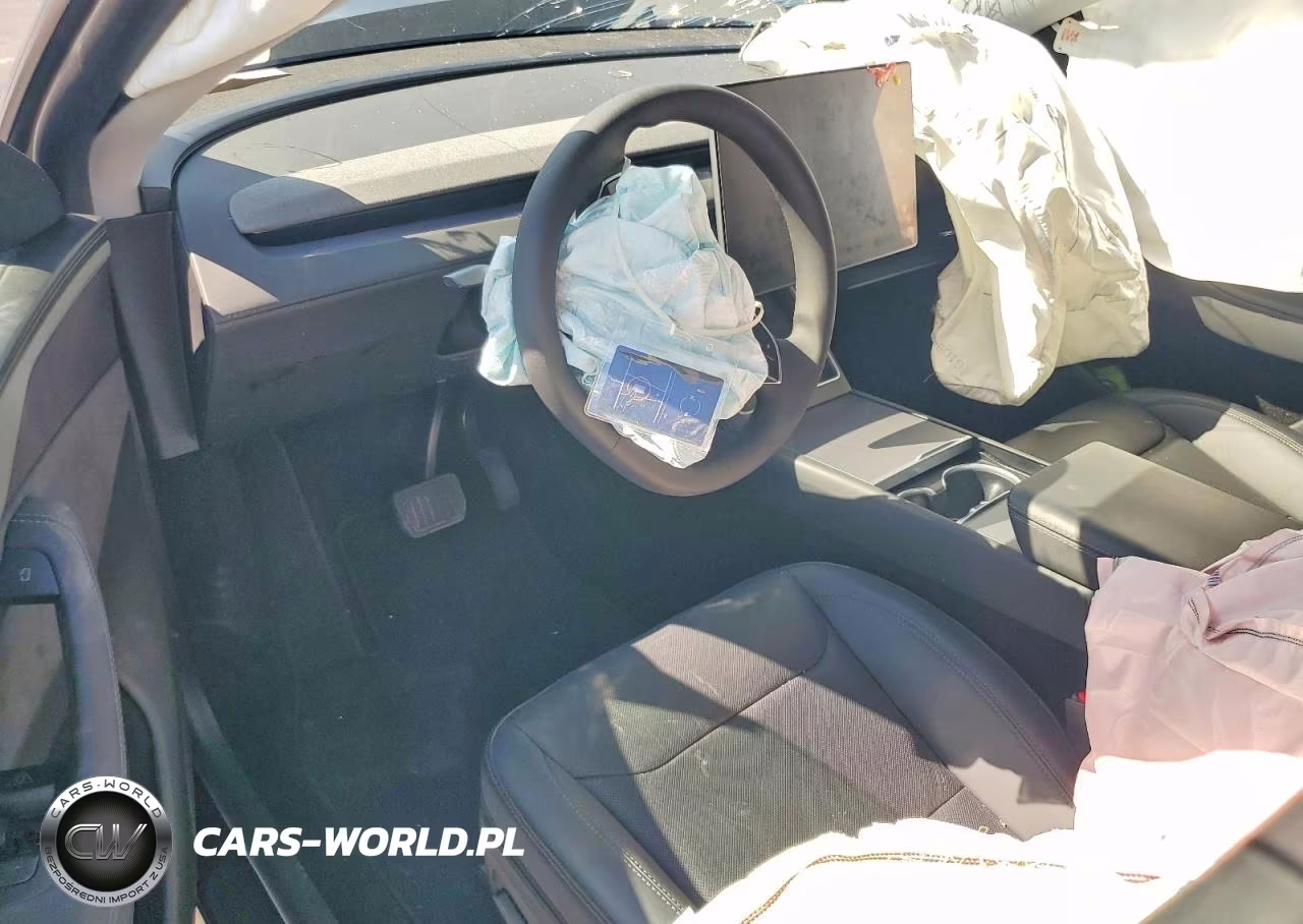 2026 Tesla Model Y VIN:7SAYGDEE2TF461204 - 8