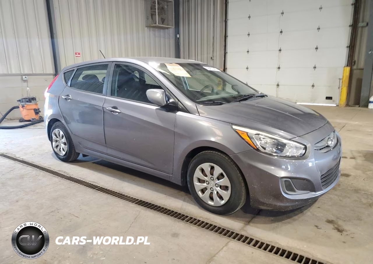 2017 Hyundai Elantra VIN:KMHCT5AE5HU346508 - 4