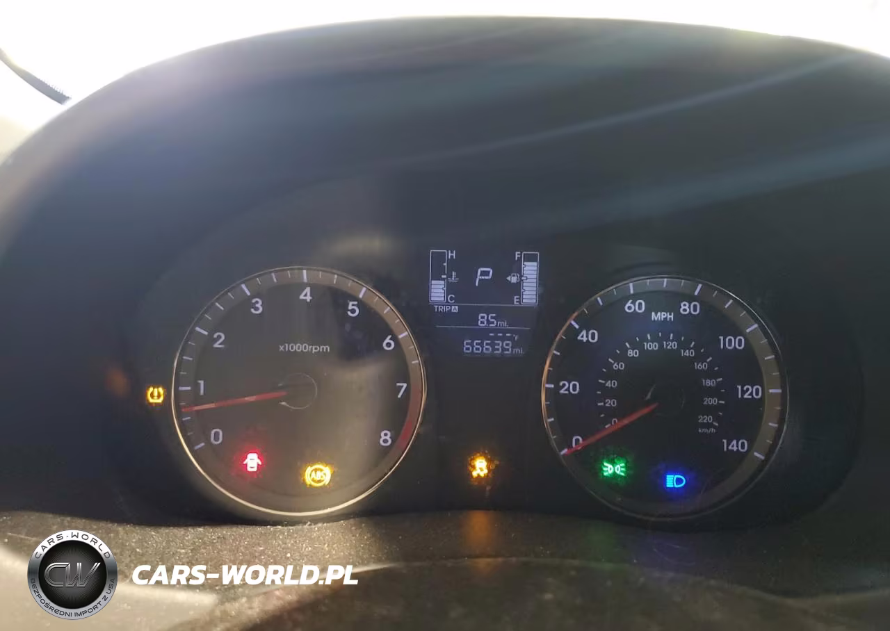 2017 Hyundai Elantra VIN:KMHCT5AE5HU346508 - 9