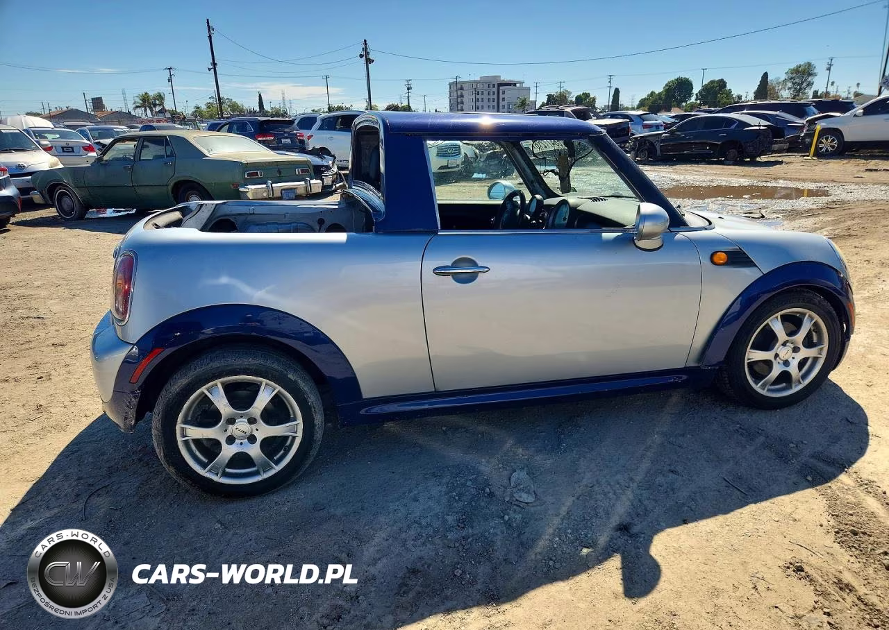 2008 Mini Cooper VIN:WMWMF33568TT66206 - 3
