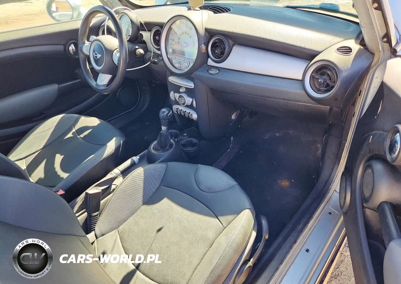 2008 Mini Cooper VIN:WMWMF33568TT66206 - 8