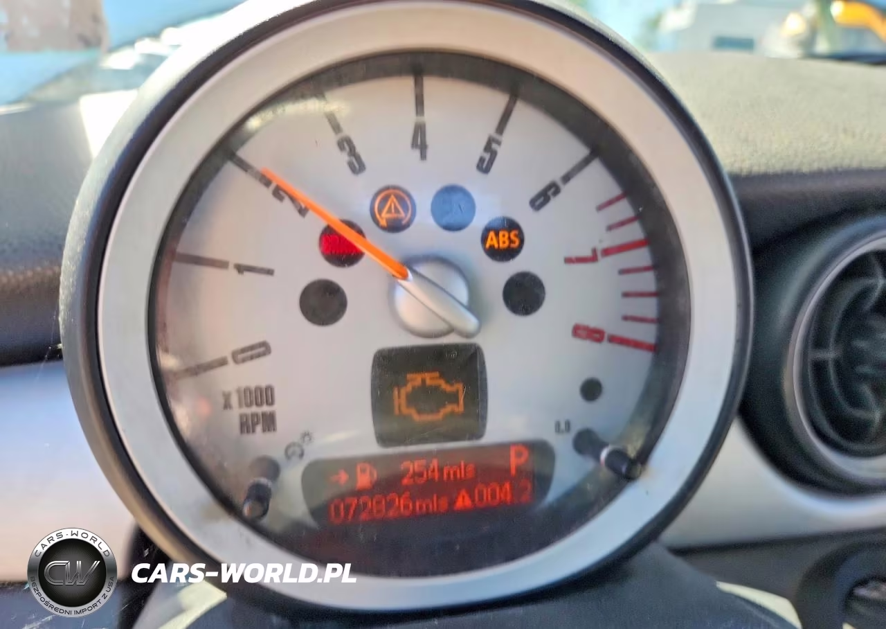 2008 Mini Cooper VIN:WMWMF33568TT66206 - 9