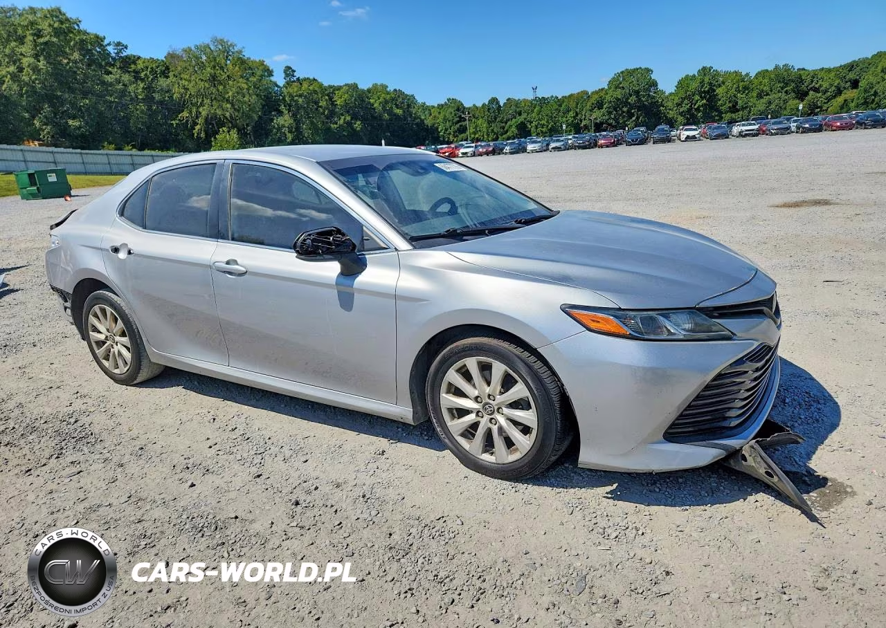 2020 Toyota Camry Le VIN:4T1C11AK4LU305588 - 4