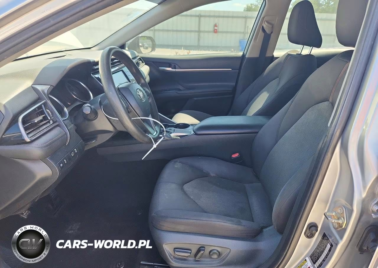 2020 Toyota Camry Le VIN:4T1C11AK4LU305588 - 7