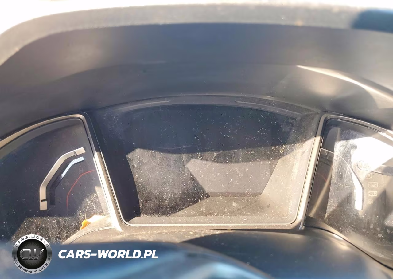 2018 Honda Civic Type-R Touring VIN:SHHFK8G71JU201865 - 9