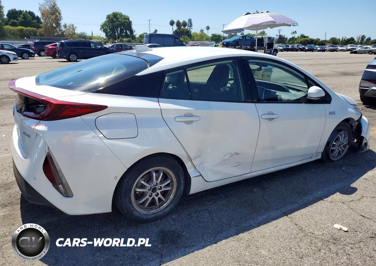 2020 Toyota Prius Prime Limited VIN:JTDKARFP2L3147518 - 3