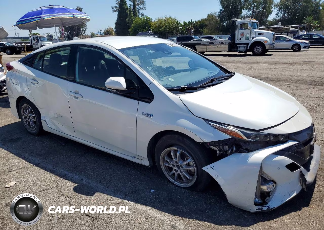 2020 Toyota Prius Prime Limited VIN:JTDKARFP2L3147518 - 4