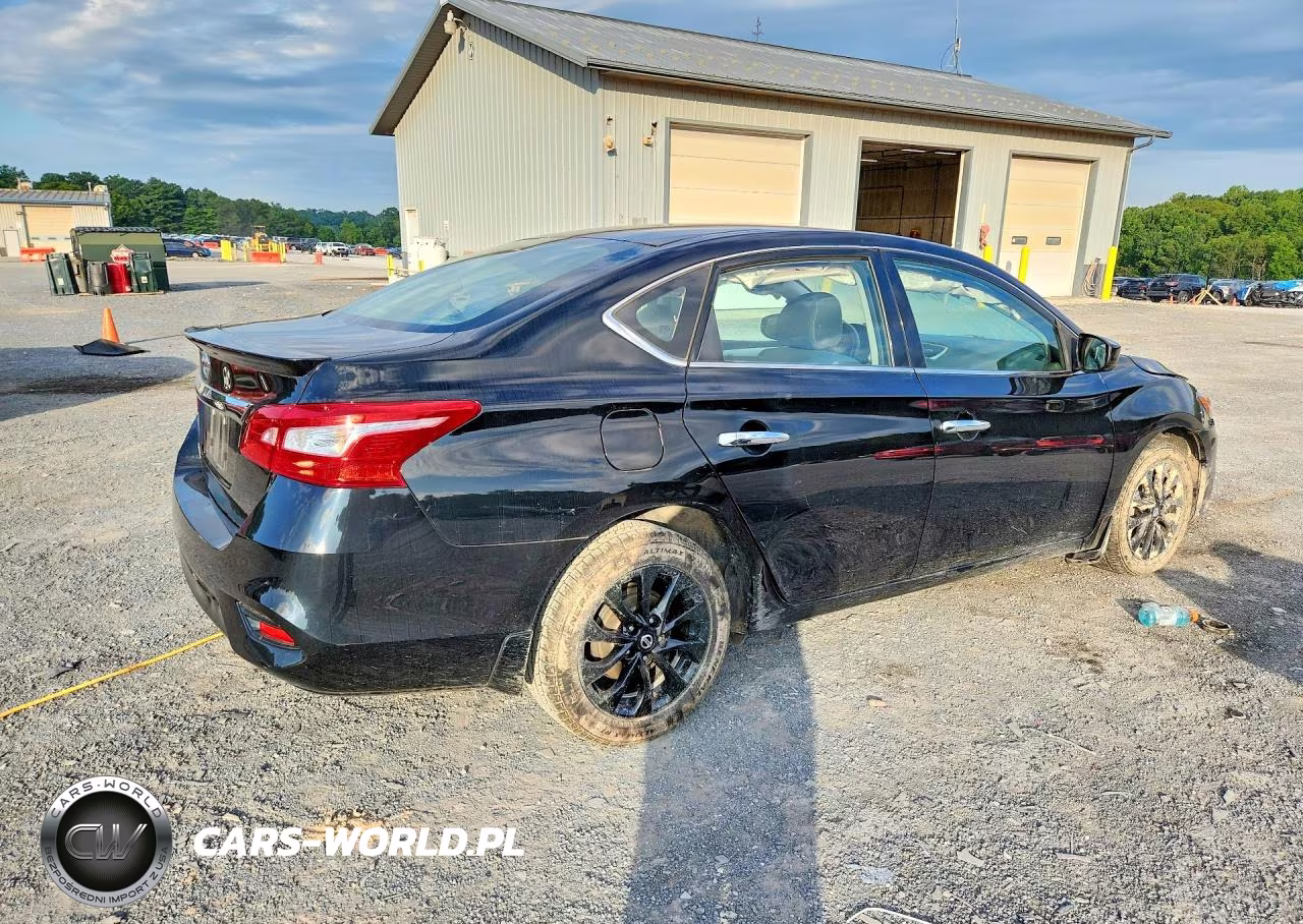 2018 Nissan Sentra S VIN:3N1AB7AP2JY341042 - 3