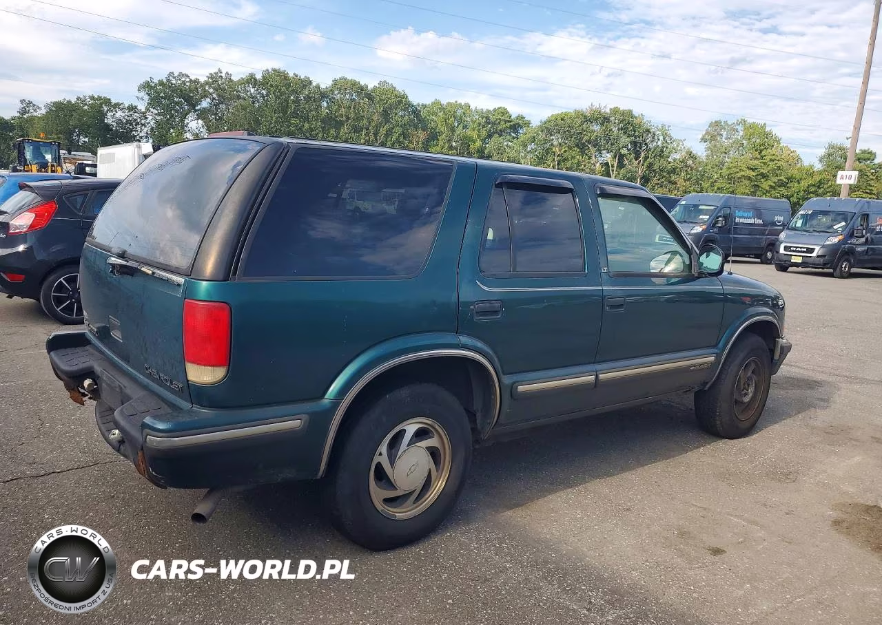 1998 Chevrolet Blazer VIN:1GNDT13W7W2262147 - 3