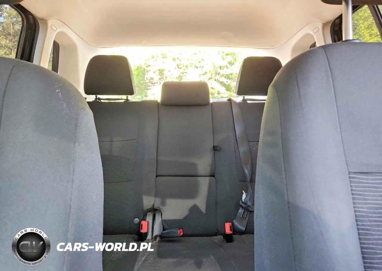 2015 Volkswagen Tiguan S VIN:WVGAV7AX5FW575450 - 10