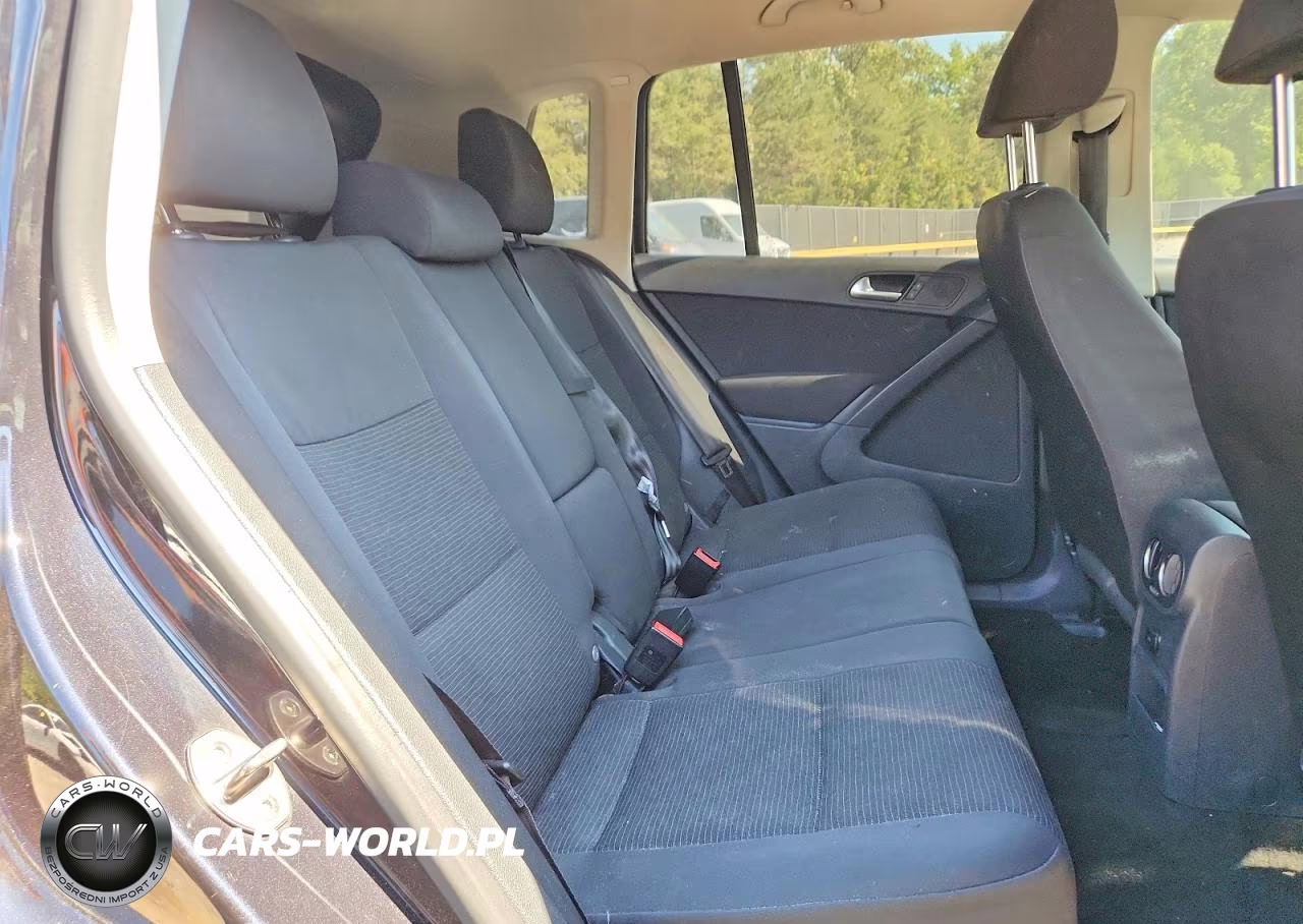 2015 Volkswagen Tiguan S VIN:WVGAV7AX5FW575450 - 11