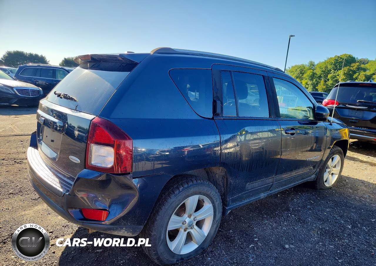 2016 Jeep Compass Latitude VIN:1C4NJDEB9GD572496 - 3