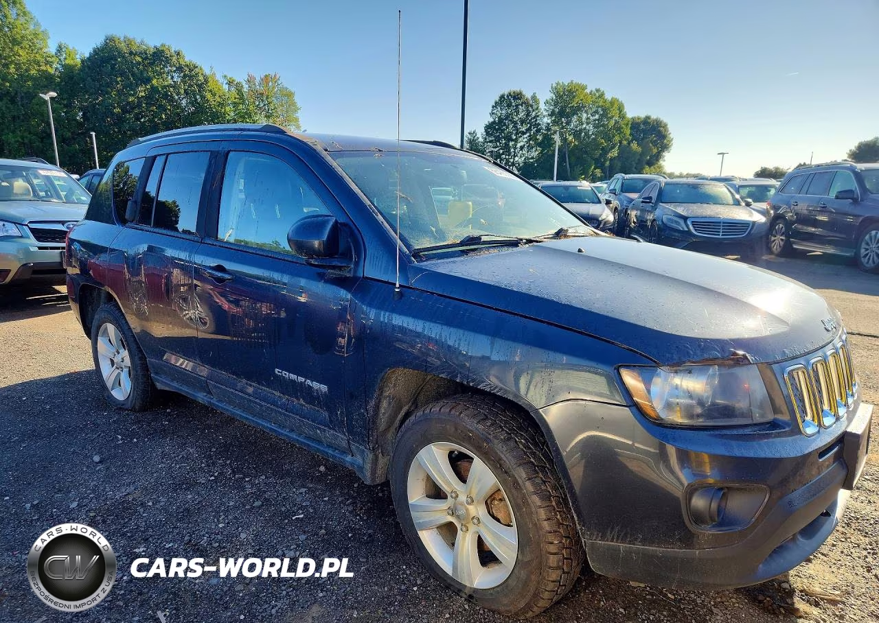 2016 Jeep Compass Latitude VIN:1C4NJDEB9GD572496 - 4