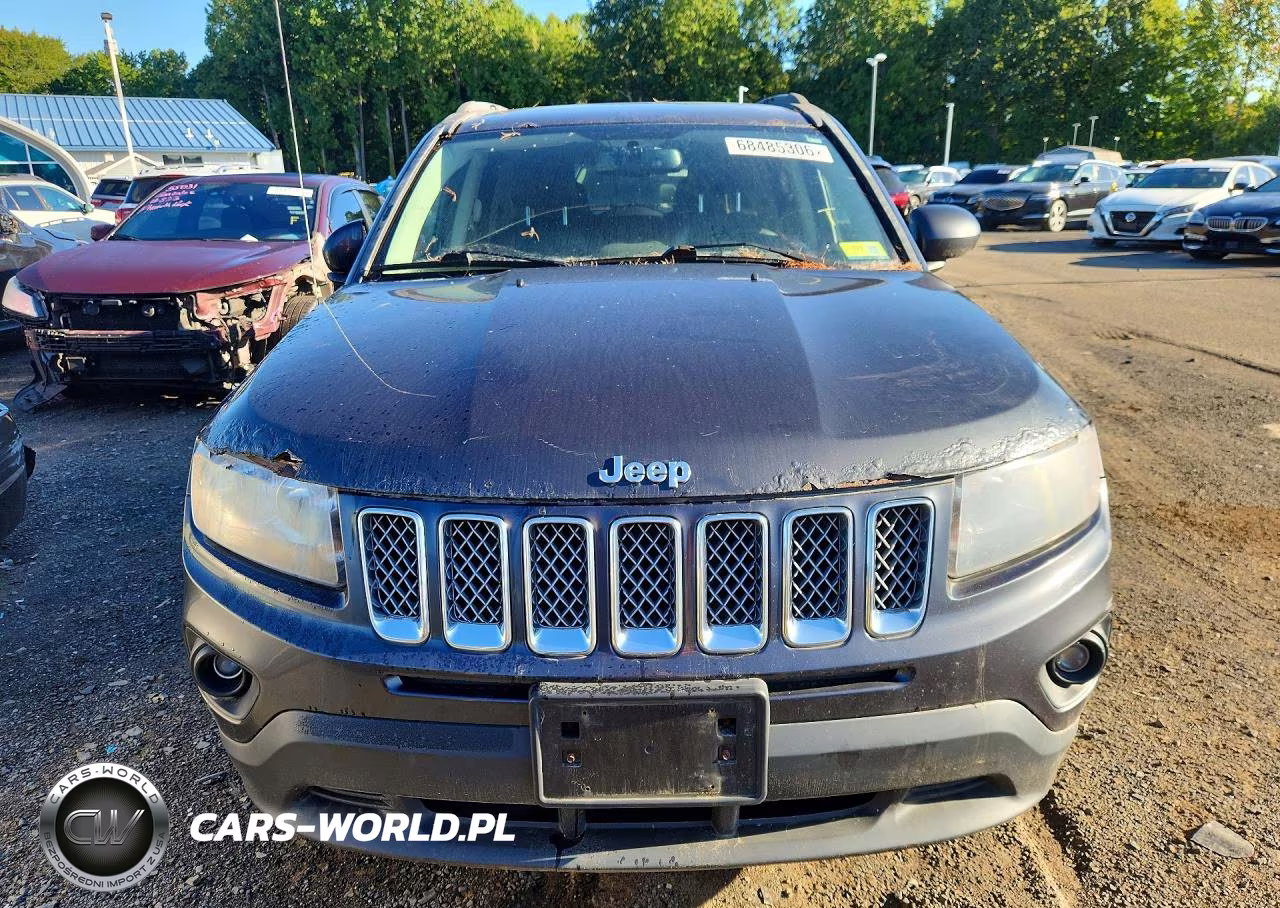 2016 Jeep Compass Latitude VIN:1C4NJDEB9GD572496 - 5