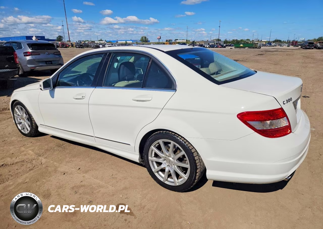2011 Merz C-Class VIN:WDDGF8BB4BR157853 - 2