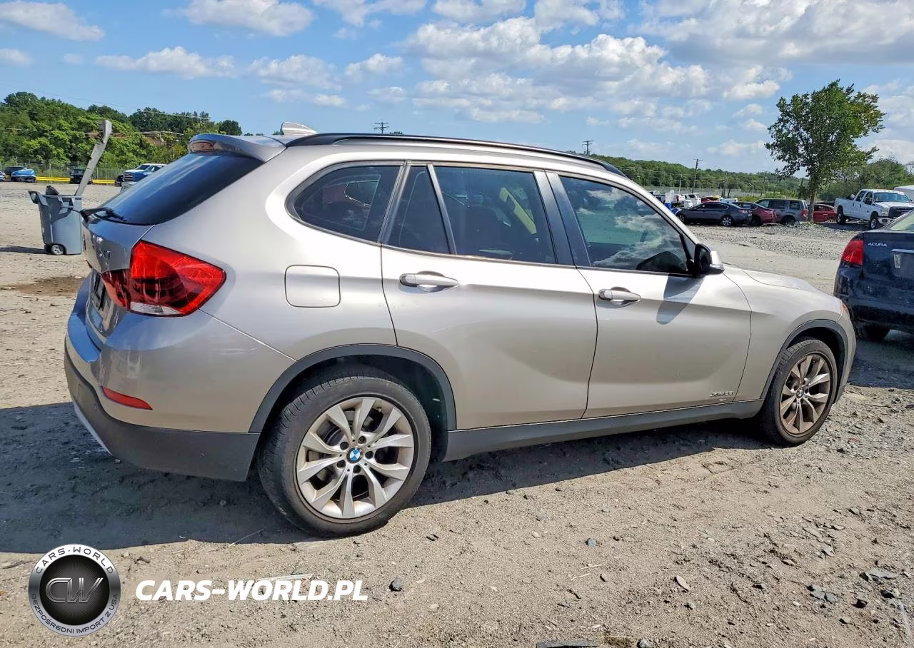 2014 BMW X1 xDrive28I VIN:WBAVL1C51EVY21142 - 3
