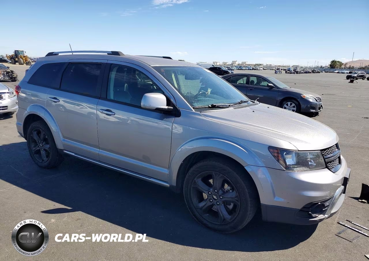 2019 Dodge Journey Crossroad VIN:3C4PDDGG5KT838611 - 4