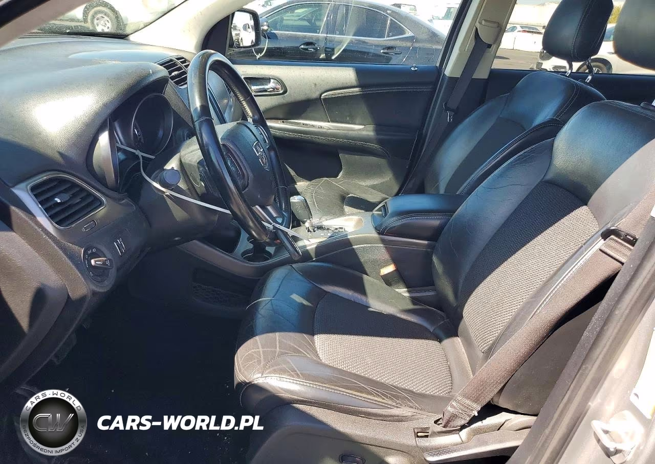 2019 Dodge Journey Crossroad VIN:3C4PDDGG5KT838611 - 7