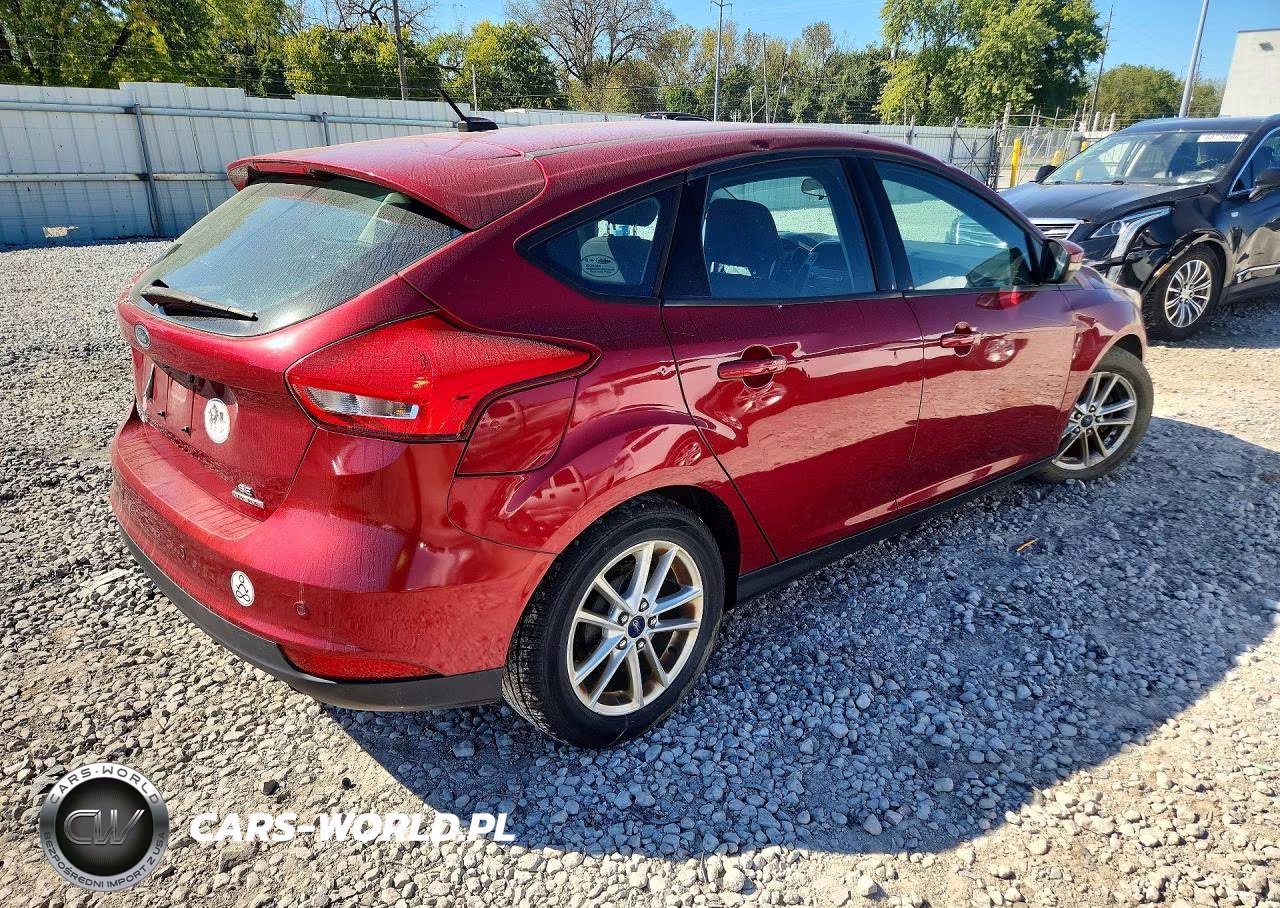 2016 Ford Focus Se VIN:1FADP3K22GL211809 - 3