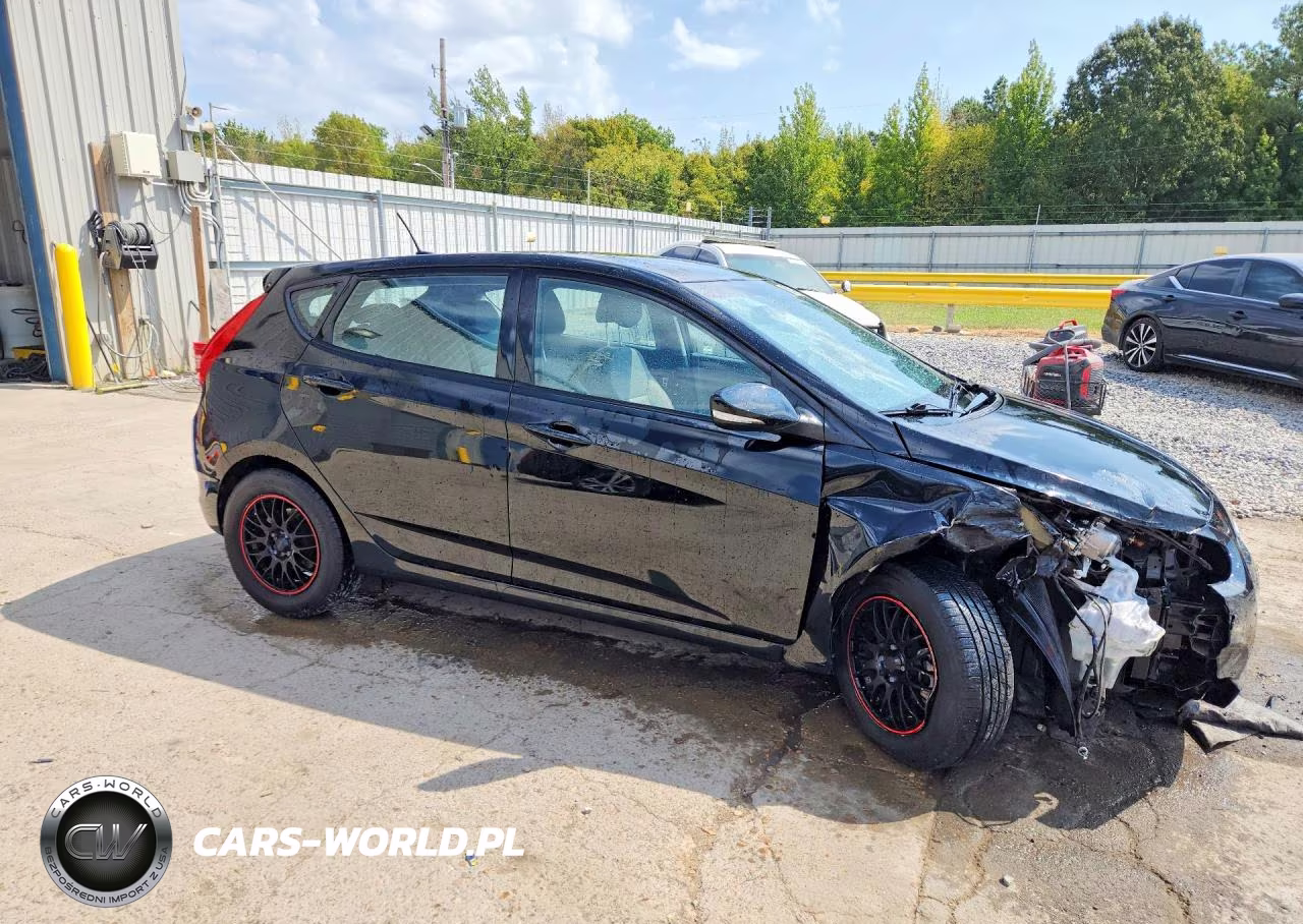 2017 Hyundai Accent Sport VIN:KMHCU5AEXHU364841 - 4