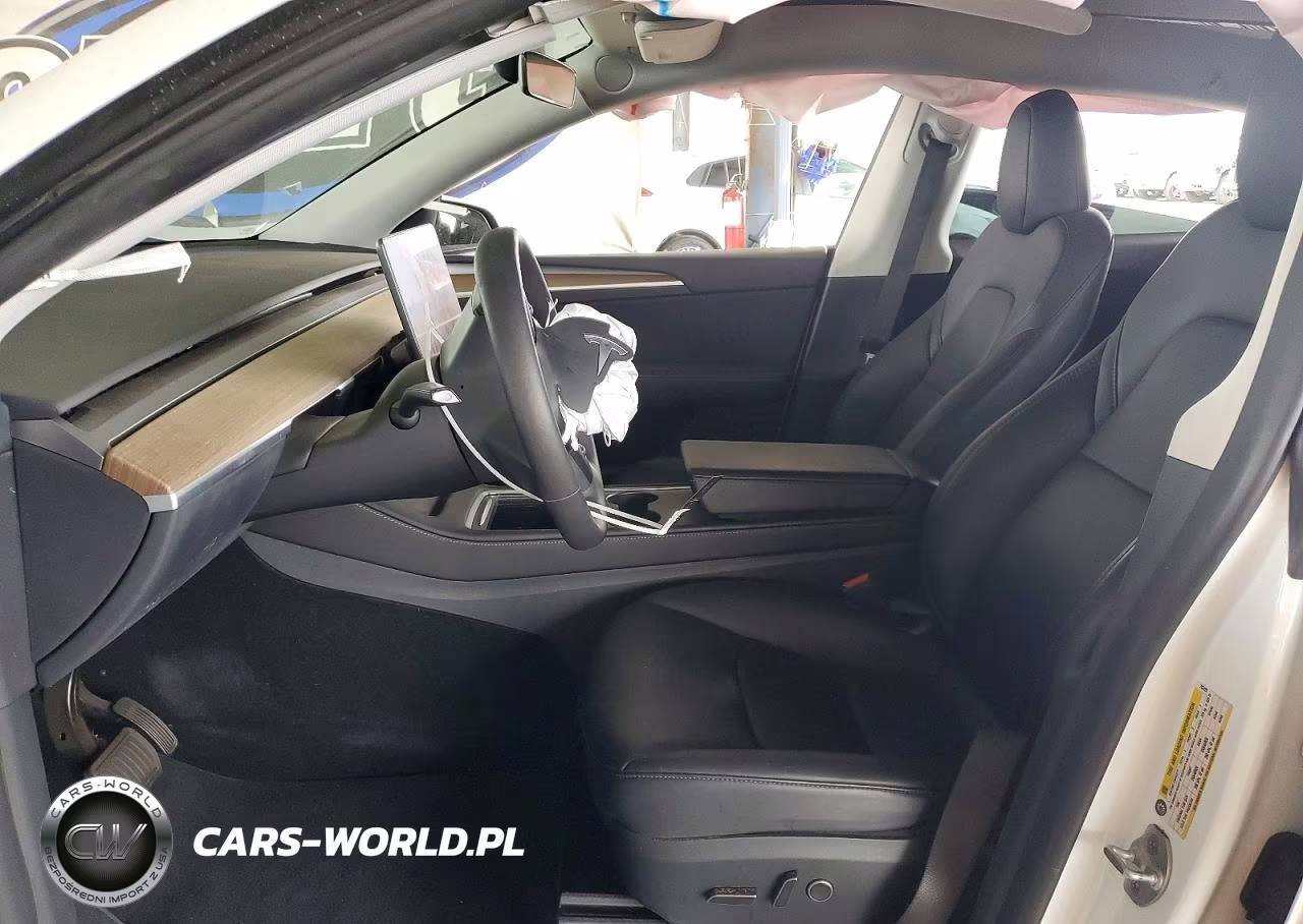 2023 Tesla Model Y VIN:7SAYGDEE7PF792429 - 7