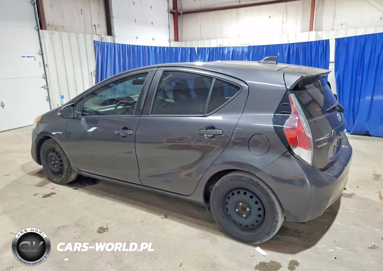 2015 Toyota Prius C Two VIN:JTDKDTB3XF1580821 - 2