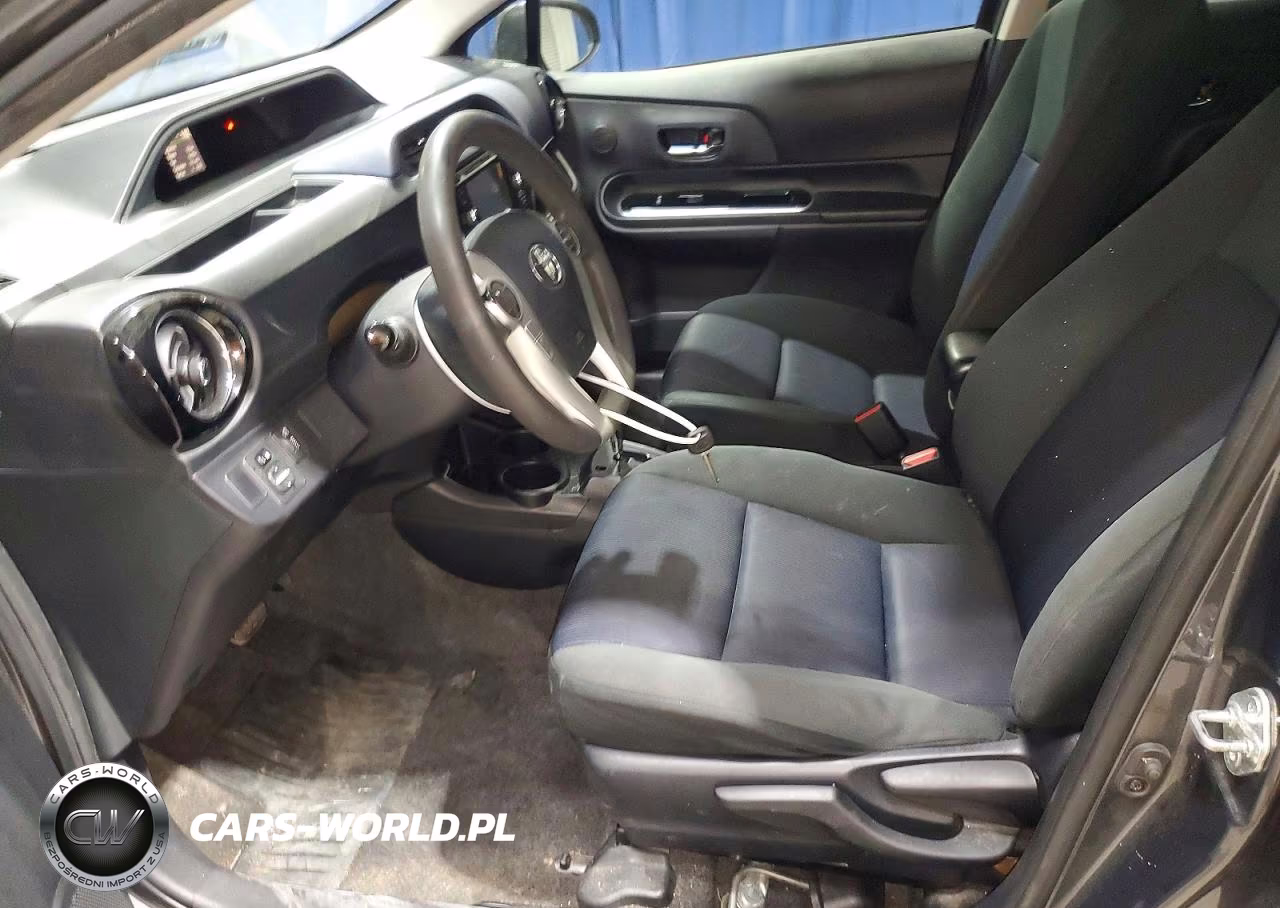 2015 Toyota Prius C Two VIN:JTDKDTB3XF1580821 - 7