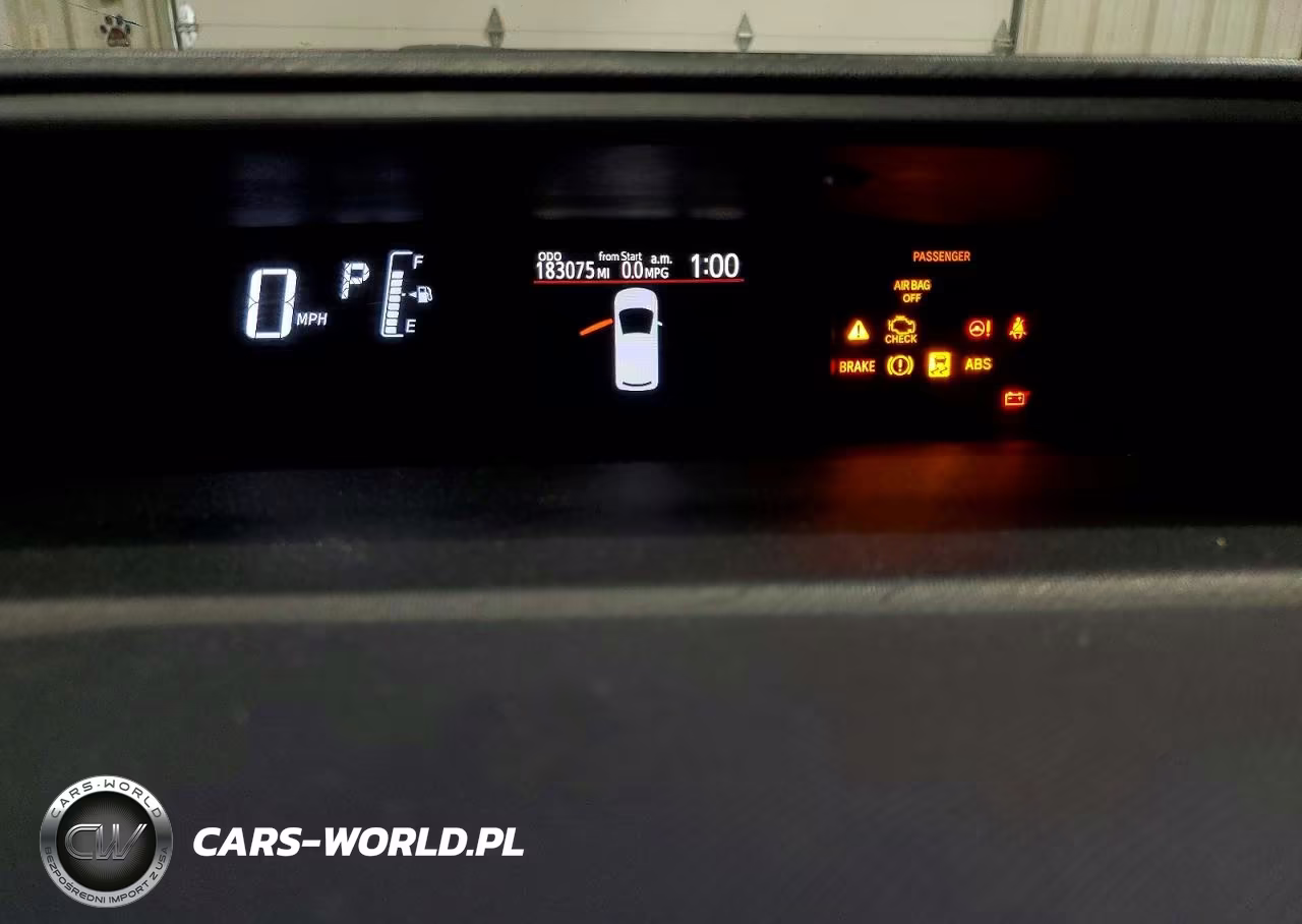 2015 Toyota Prius C Two VIN:JTDKDTB3XF1580821 - 9