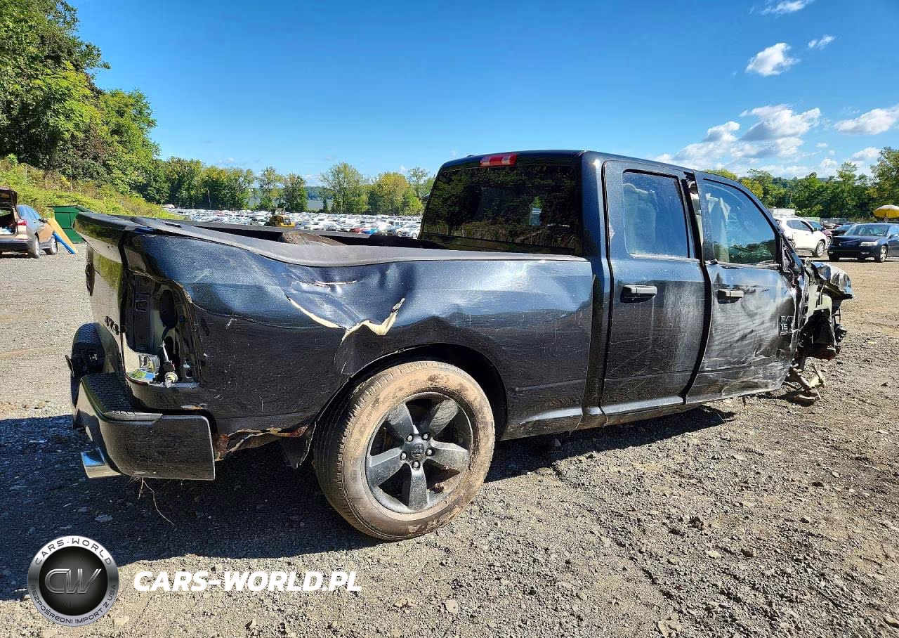 2019 Ram 1500 Classic Tradesman VIN:1C6RR7FT8KS513664 - 3