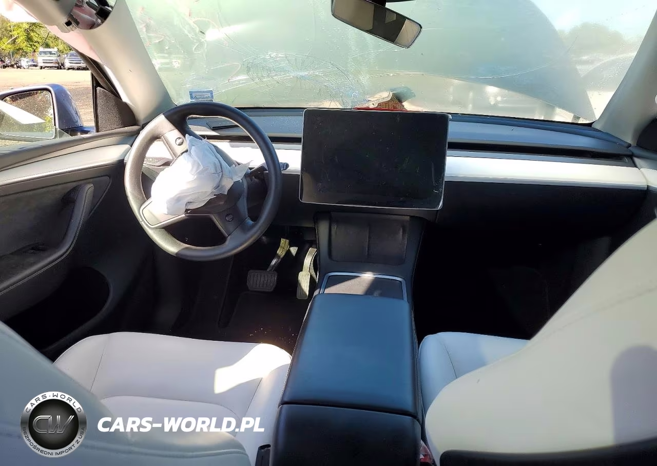 2025 Tesla Model Y VIN:7SAYGDED3SF236702 - 8