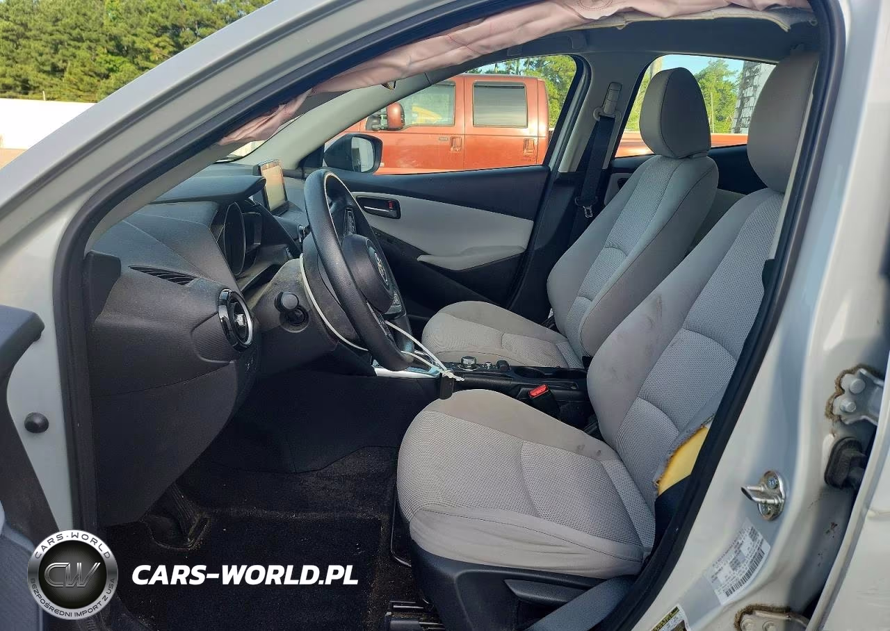 2019 Toyota Yaris Le VIN:3MYDLBYV9KY518963 - 7