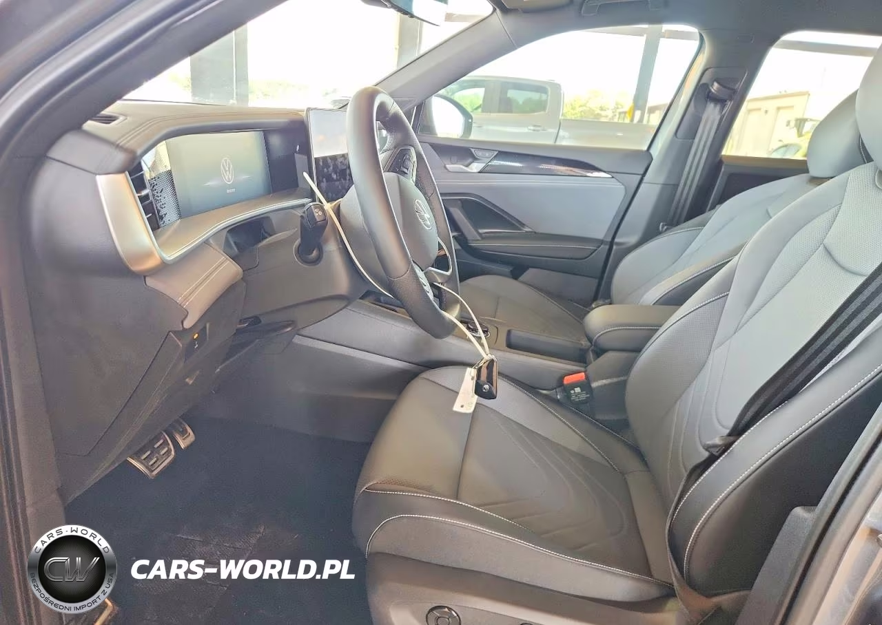 2026 Volkswagen Tiguan Se R-Line Black VIN:3VVHR7RM9TM023996 - 7