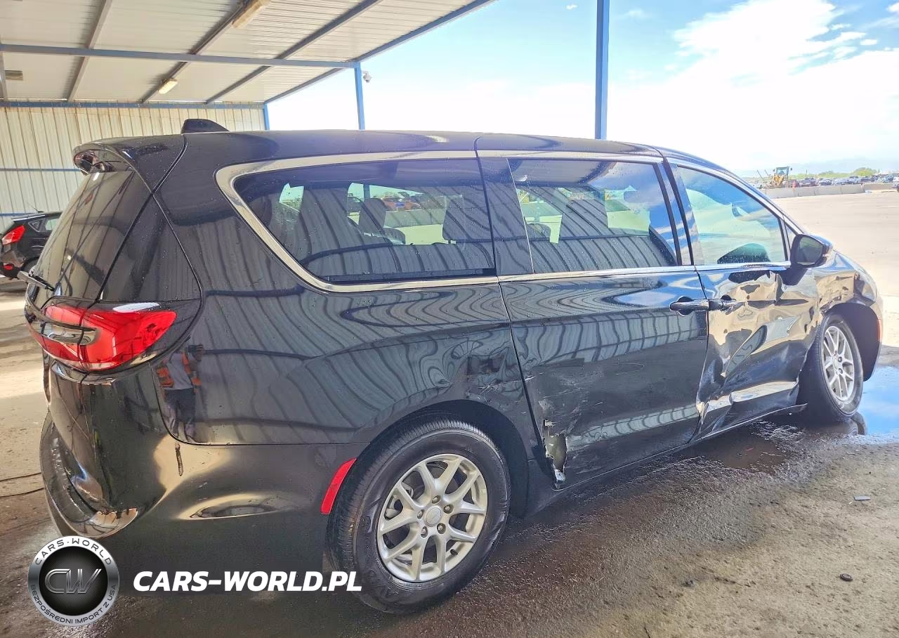 2027 Chrysler Pacifica Select VIN:2C4RC1BG4VR571857 - 3