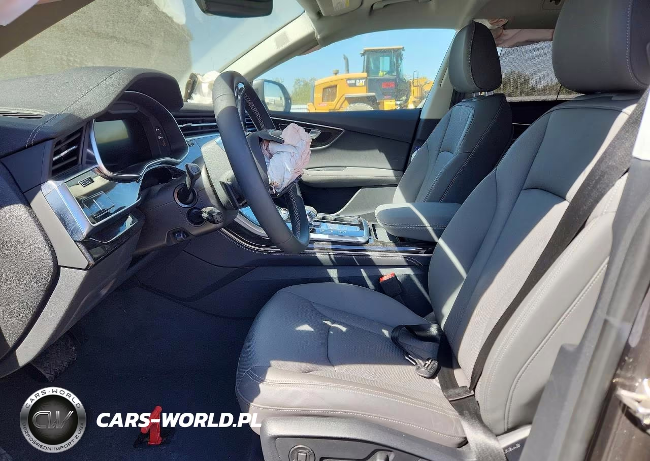 2026 Audi Q8 Premium Plus VIN:WA1BVBF15TD033895 - 7