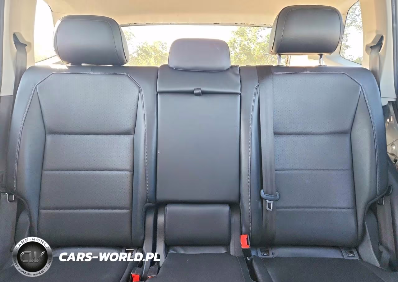 2018 Volkswagen Tiguan Se VIN:3VV2B7AX0JM038982 - 10
