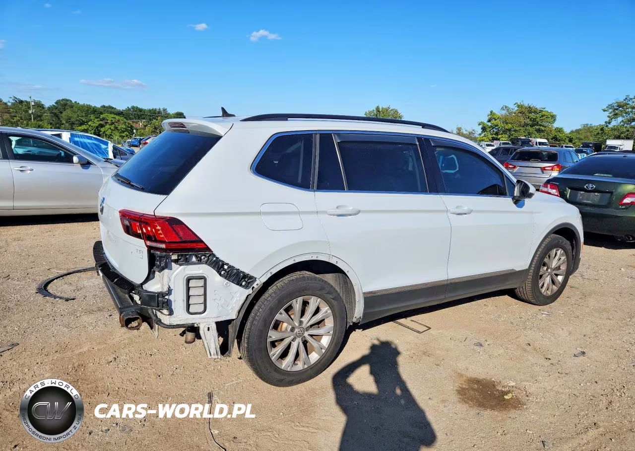 2018 Volkswagen Tiguan Se VIN:3VV2B7AX0JM038982 - 3
