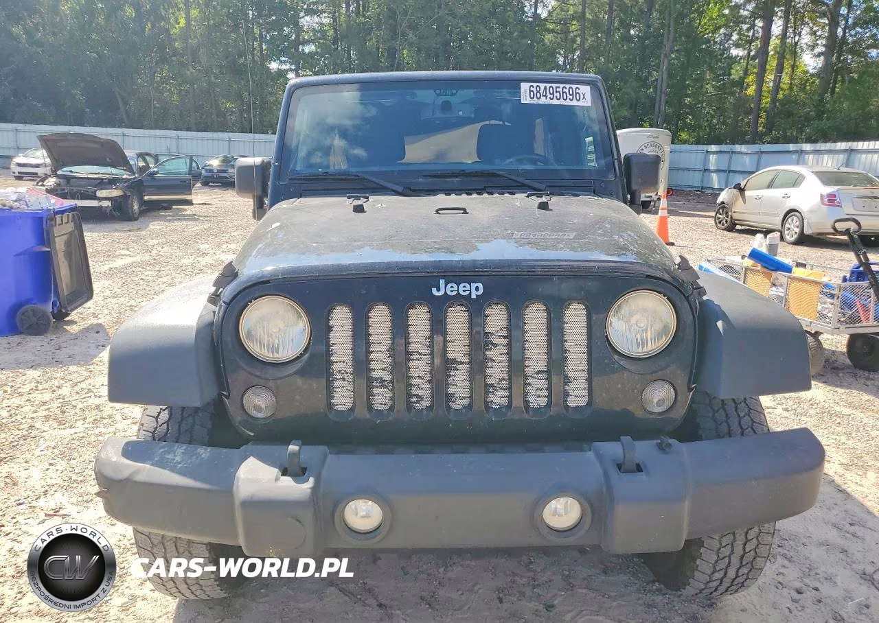 2015 Jeep Wrangler Unlimited Rubicon VIN:1C4BJWFGXFL529296 - 5