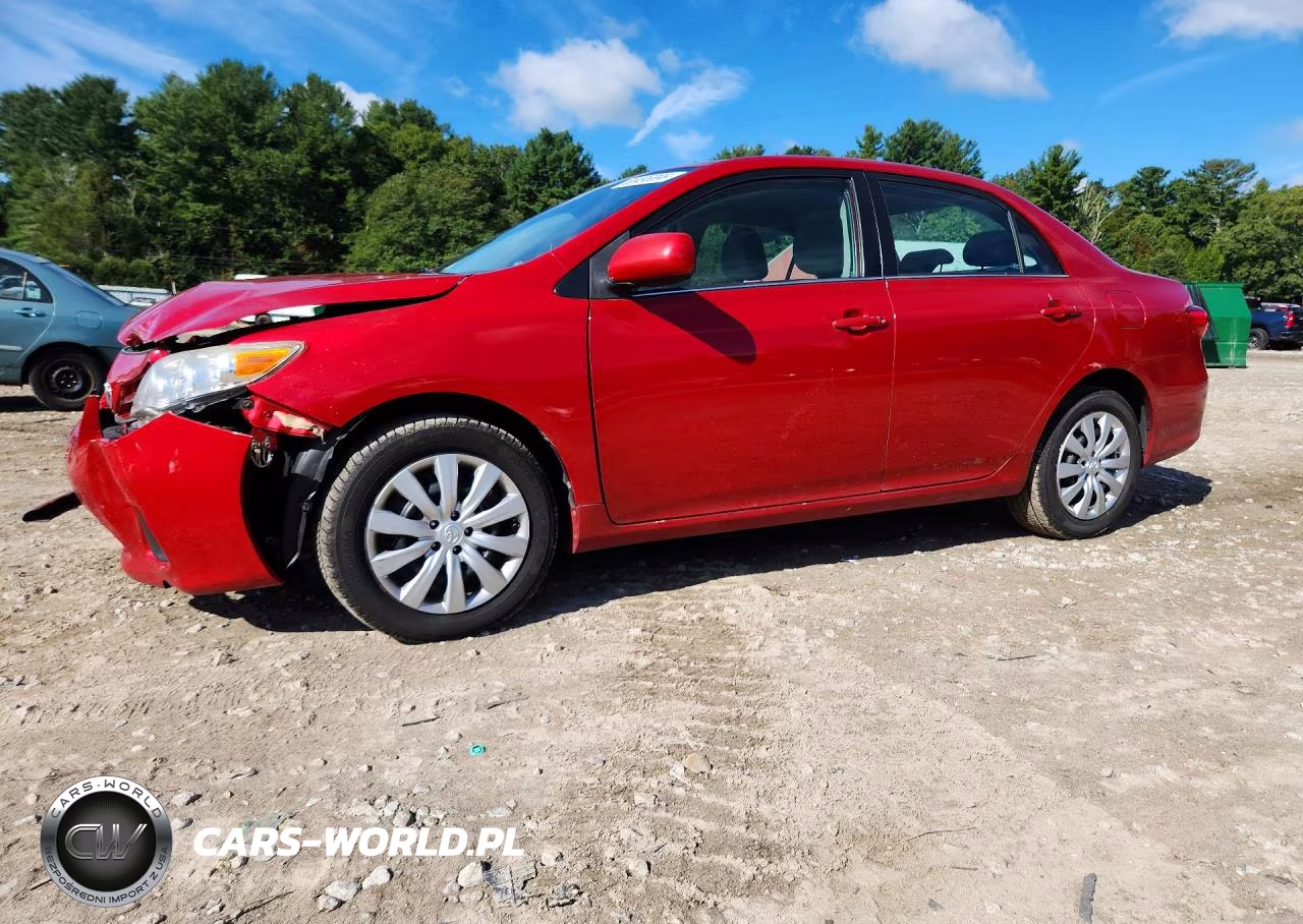 2013 Toyota Corolla Le – zdjęcie 1 z 12