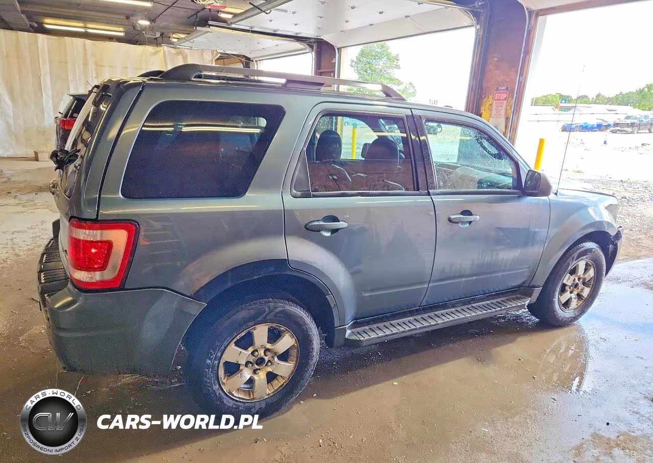 2010 Ford Escape Limited VIN:1FMCU9EG9AKC88405 - 3