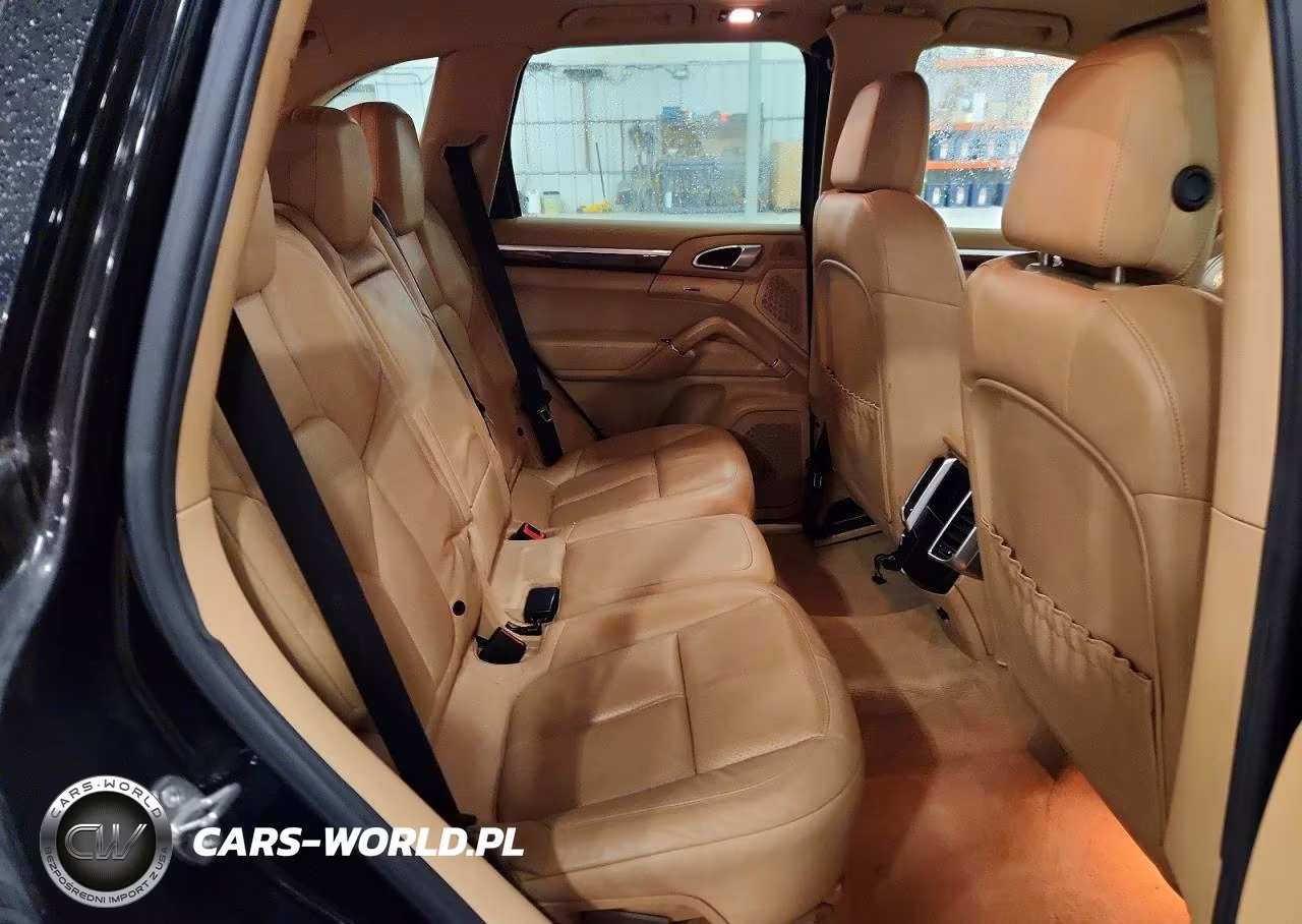 2011 Porsche Cayenne VIN:WP1AA2A28BLA10465 - 11