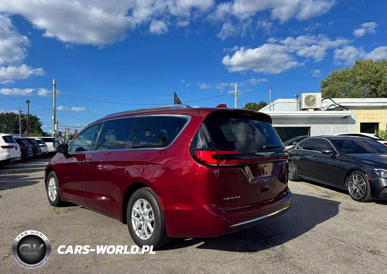 2021 Chrysler Pacifica Touring L VIN:2C4RC1BG6MR575049 - 3