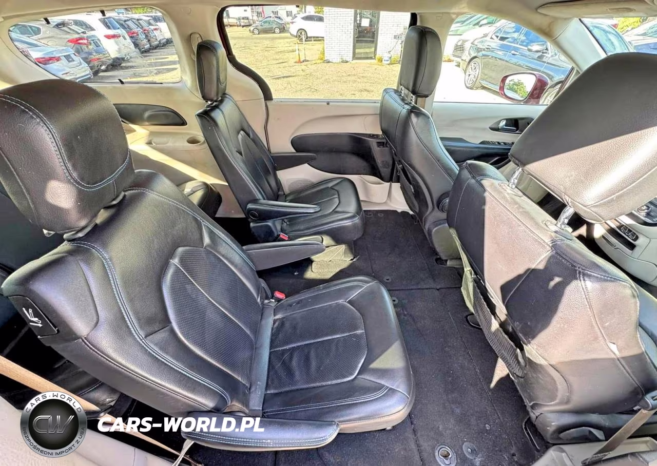 2021 Chrysler Pacifica Touring L VIN:2C4RC1BG6MR575049 - 6