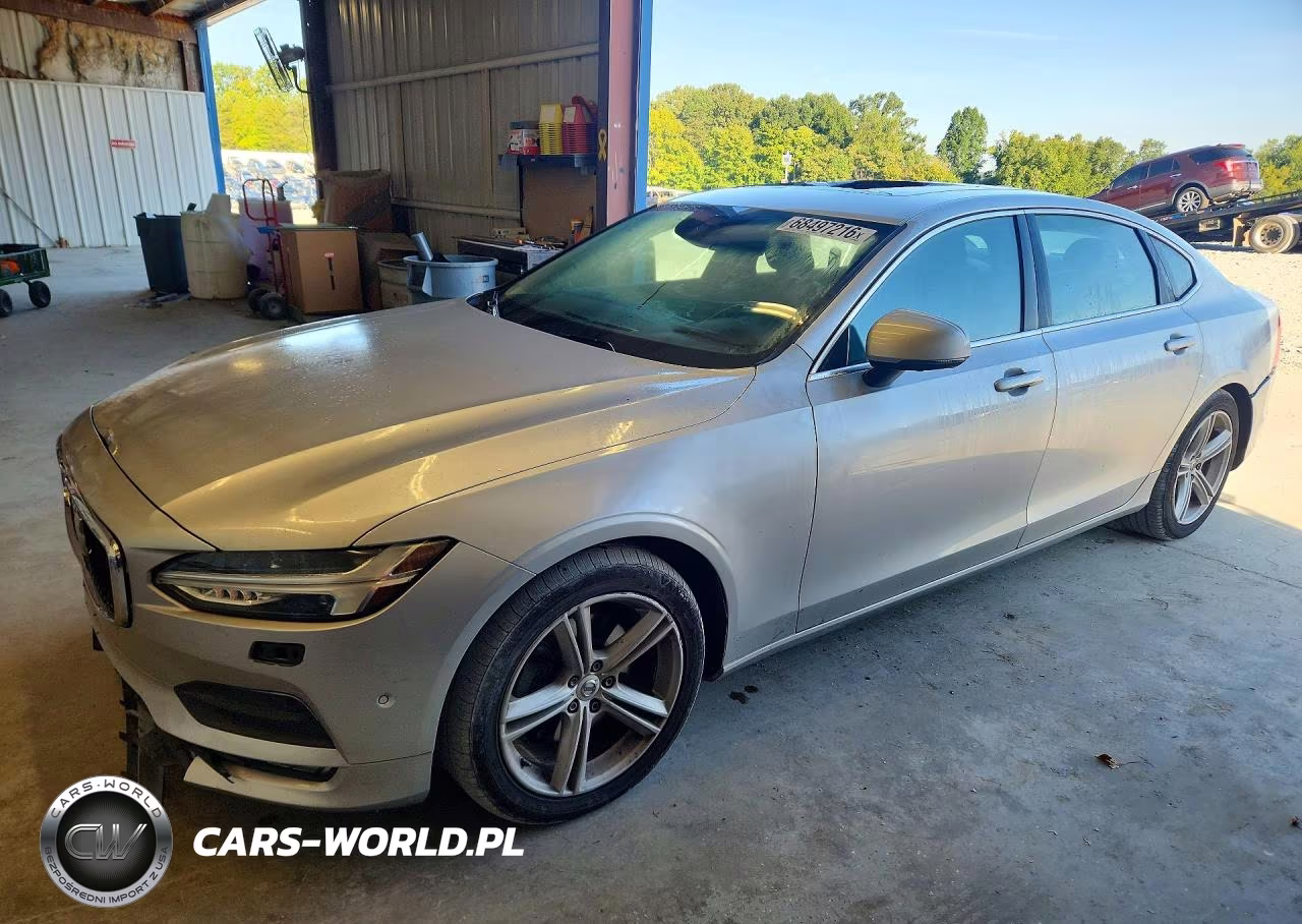 2018 Volvo S90 T5 Momentum