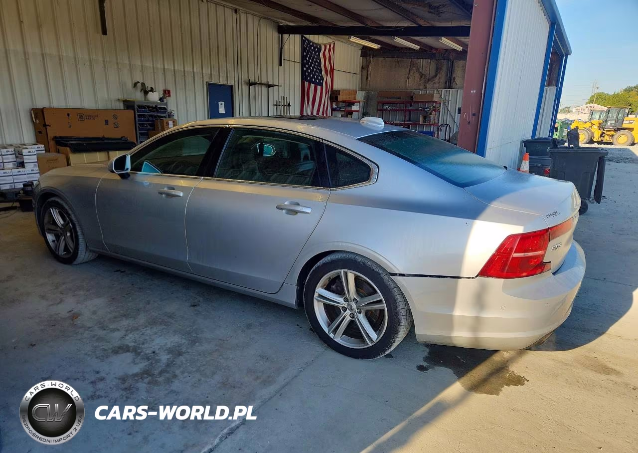 2018 Volvo S90 T5 Momentum VIN:LVY982MK2JP022235 - 2