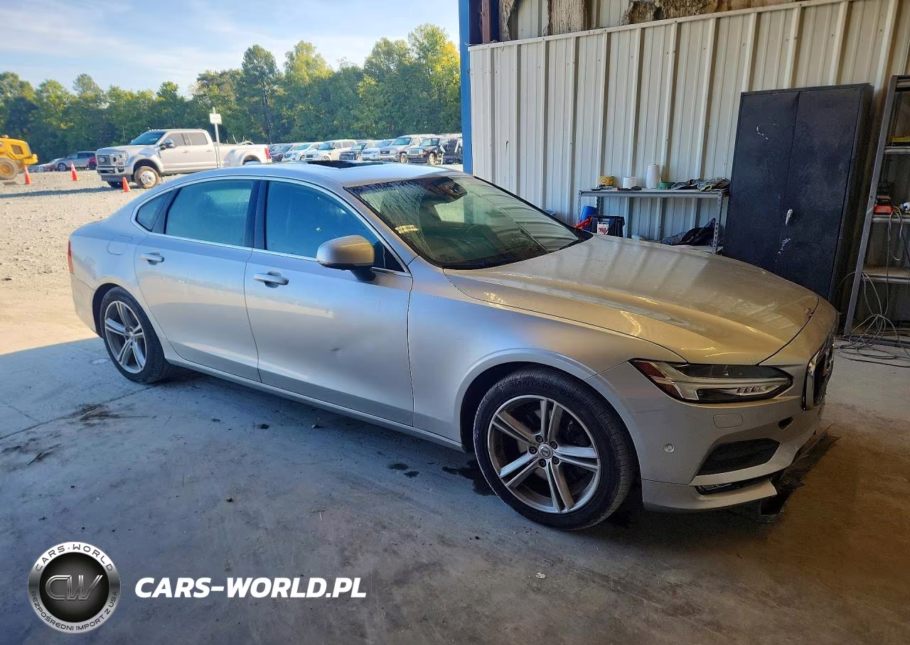 2018 Volvo S90 T5 Momentum VIN:LVY982MK2JP022235 - 4