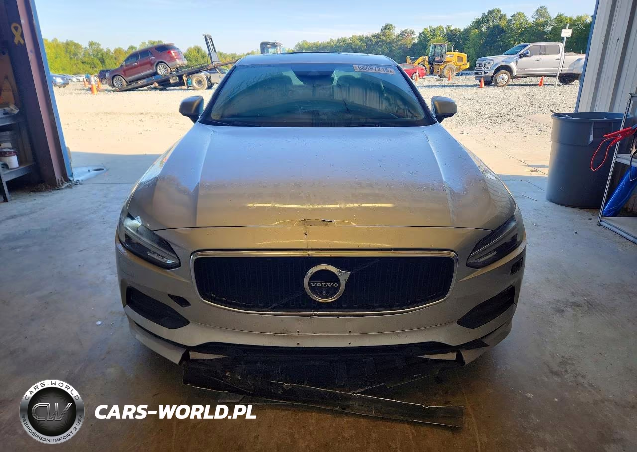 2018 Volvo S90 T5 Momentum VIN:LVY982MK2JP022235 - 5