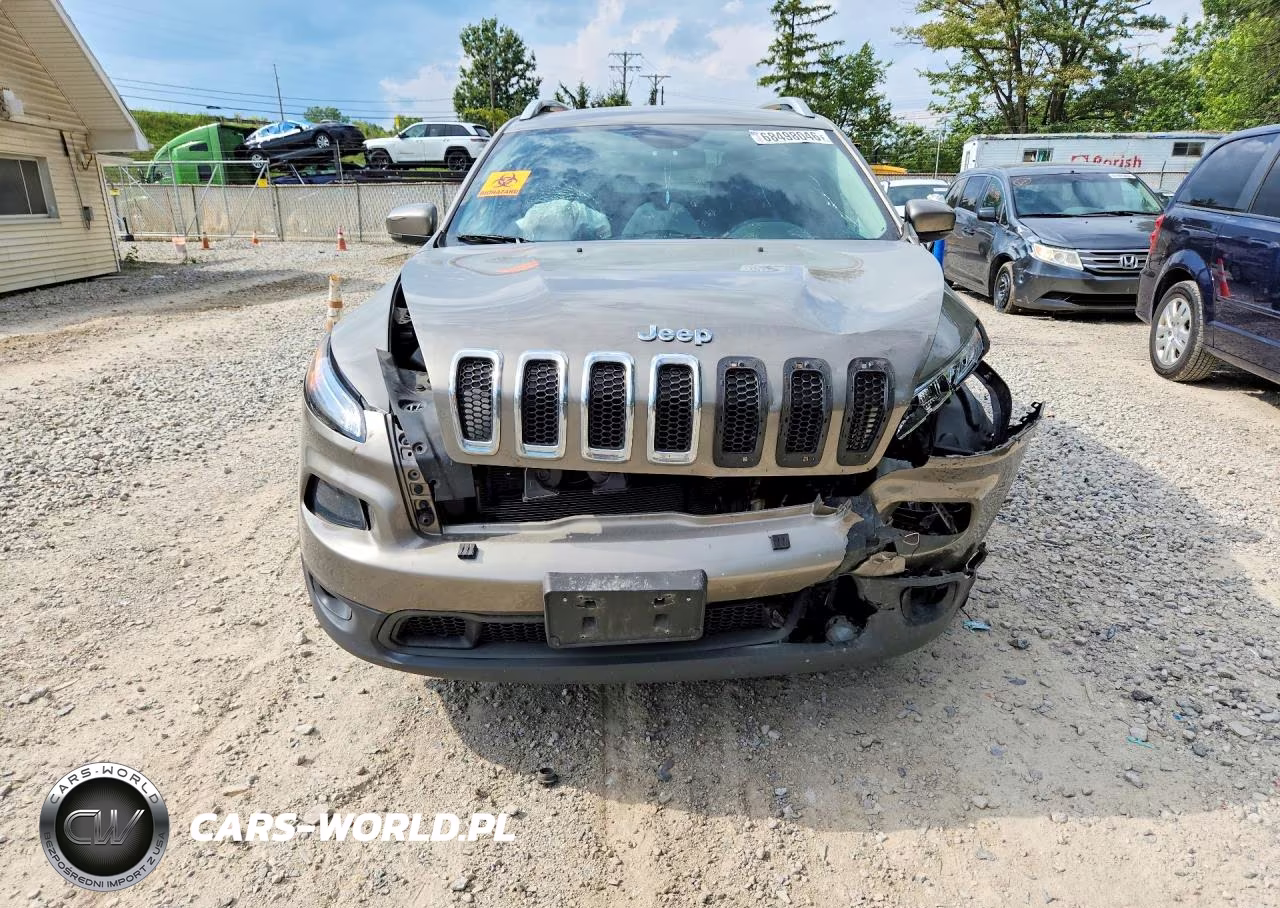2017 Jeep Cherokee Latitude VIN:1C4PJMCS2HW600639 - 5