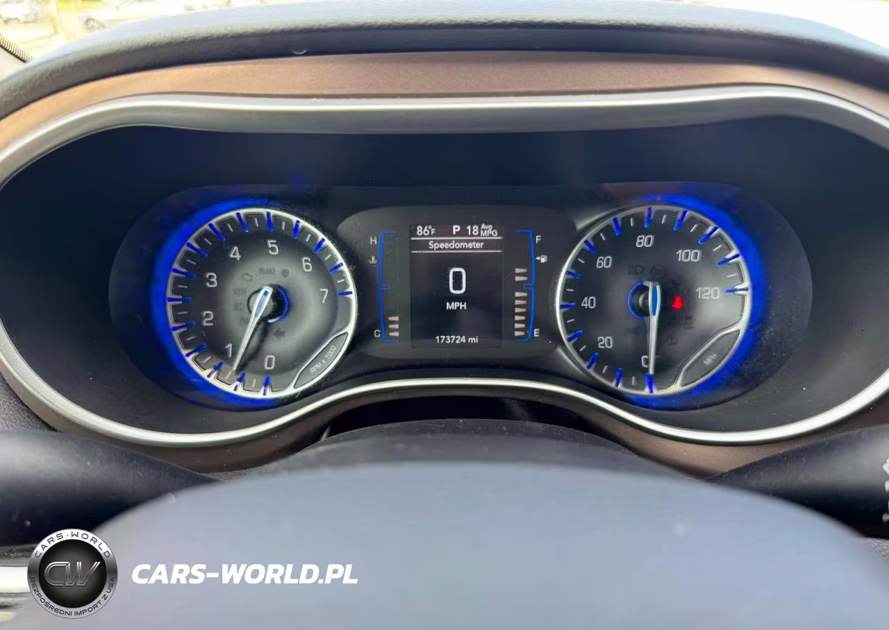 2019 Chrysler Pacifica Touring L VIN:2C4RC1BG9KR554080 - 8
