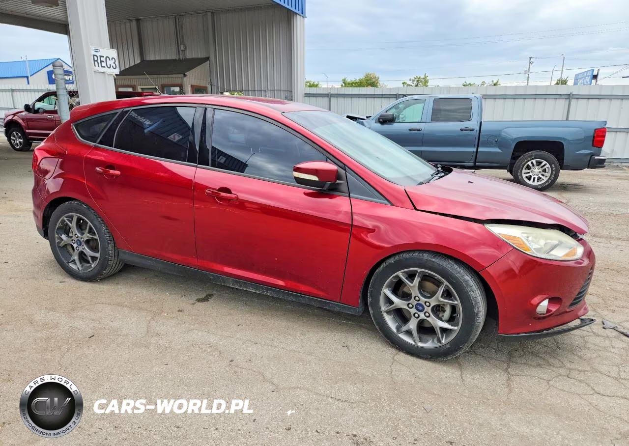 2014 Ford Focus Se VIN:1FADP3K27EL361945 - 4